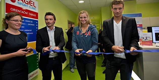 Marek Jankulovski, Petra Kvitová a Tomáš Berdych na otevření Petra Kvitová na otevření Agel Sport Clinic v Prostějově