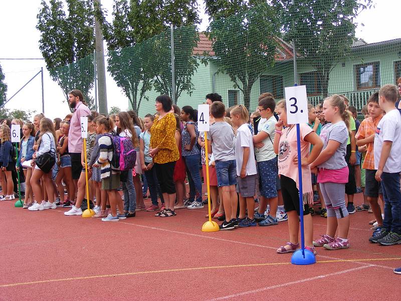 První školní den v Olšanech u Prostějova