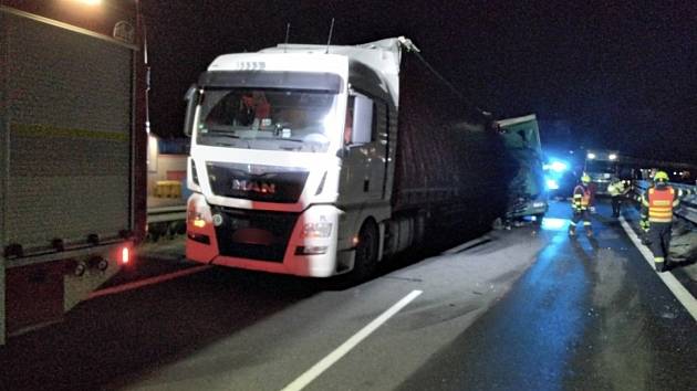 K nehodě dvou kamionů došlo na D46 v Prostějově ve směru na Vyškov.