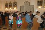 Zpívání a živý betlém v plumlovském kostele