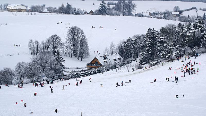 Zimní radovánky u rozhledny Kopaninka v Repechách na Prostějovsku - 9. ledna 2021