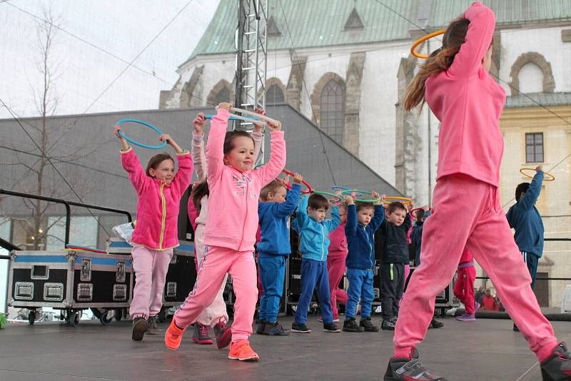 Vystoupení mateřských školek z Prostějova na velikonočním jarmarku