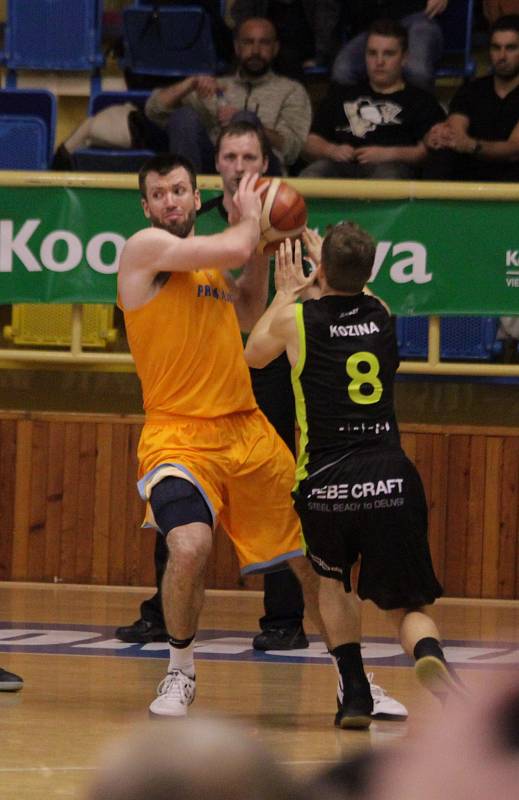 Tři měsíce čekali prostějovští basketbalisté na výhru. V sobotu večer se konečně dočkali, když porazili Brno 81:76