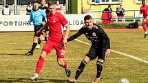 Blanenští fotbalisté (v červeném) na úvod jarní části FORTUNA:NÁRODNÍ LIGY porazili Třinec 2:0.