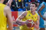 BK Opava (ve žlutém) - BK Olomoucko 72:64