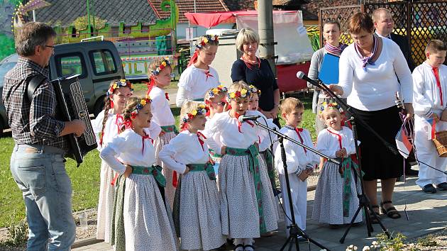 VYDAŘENÉ OSLAVY. Uctění památky našich předků, proběhlo ve Vrchoslavicích noblesně.