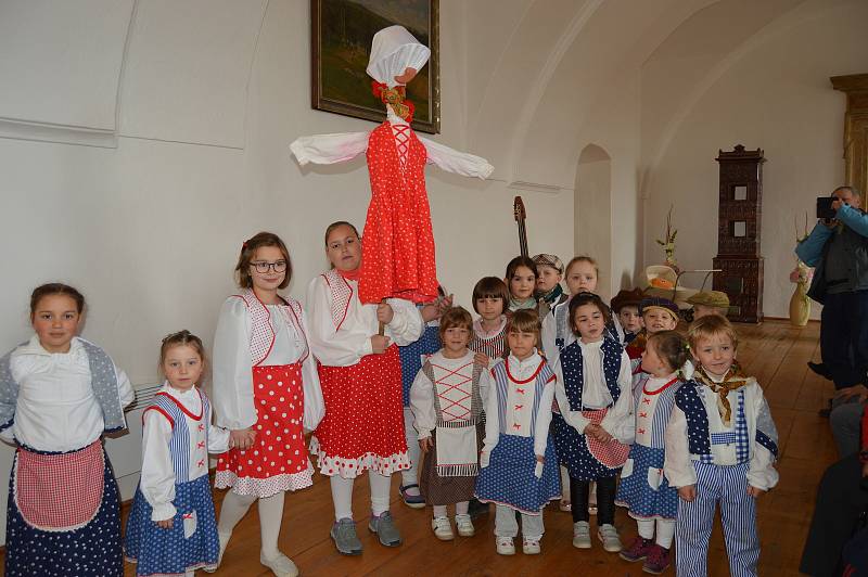 Vítání jara a pohádkové prohlídky na zámku Plumlov