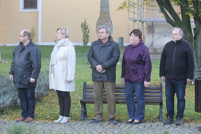 Slavnostní kladení věnce v předvečer 28. října 2017 - Němčice nad Hanou