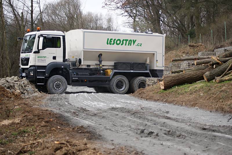 Stavba cyklostezky na plumlovské přehradě - 4. dubna 2020