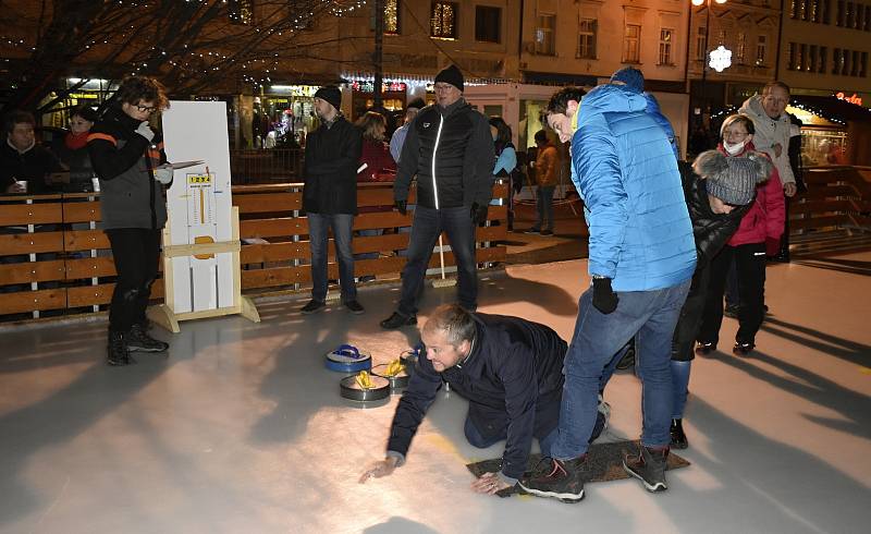 Hanácké curling na prostějovském mobilním kluzišti, 3.12. 2021