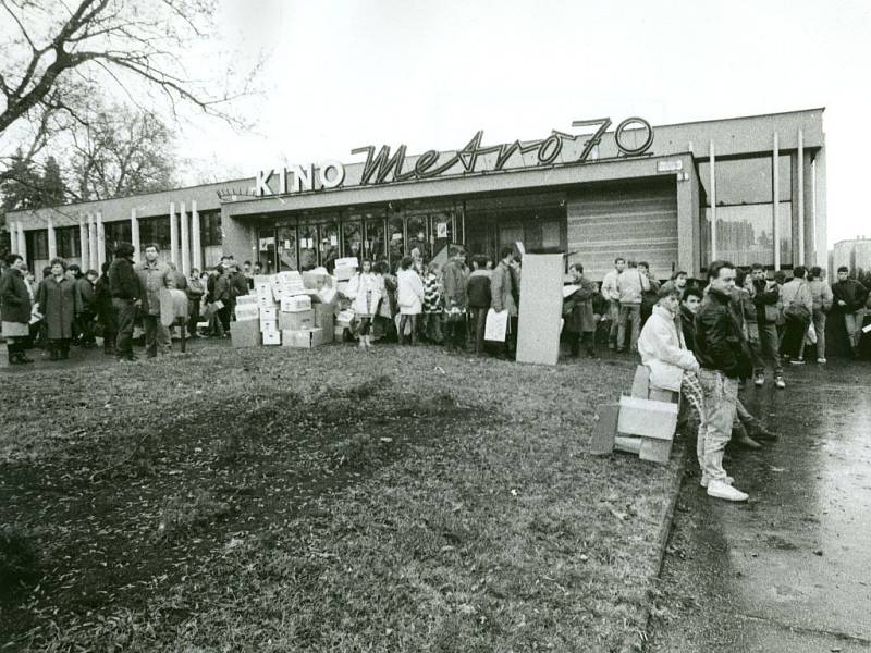 Zástupci studentů se účastnili jednání představitelů Občanského fóra s funkcionáři OV KSČ a OV SSM Prostějov. 