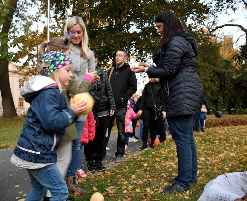 Dýňová stezka odvahy a zručnosti v prostějovských Smetanových sadech - 18. října 2019