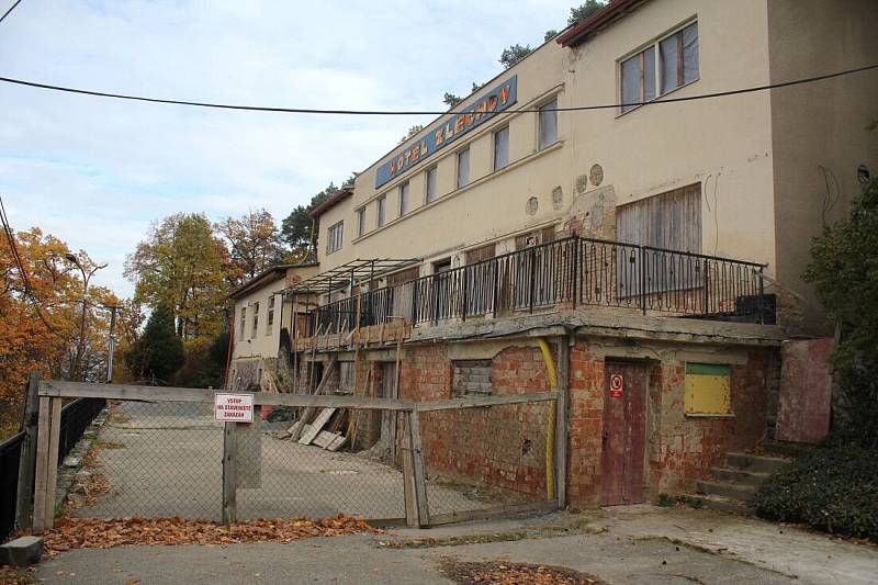 Opravy hotelu Zlechov - říjen 2016