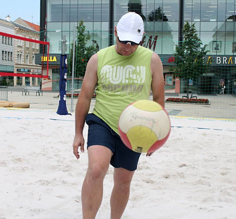Beach volejbalový turnaj facebookové skupiny Prostějov bez cenzury. 9.6. 2019
