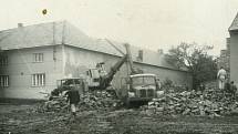 Stavba zdravotního střediska v Klenovicích na Hané v roce 1959.