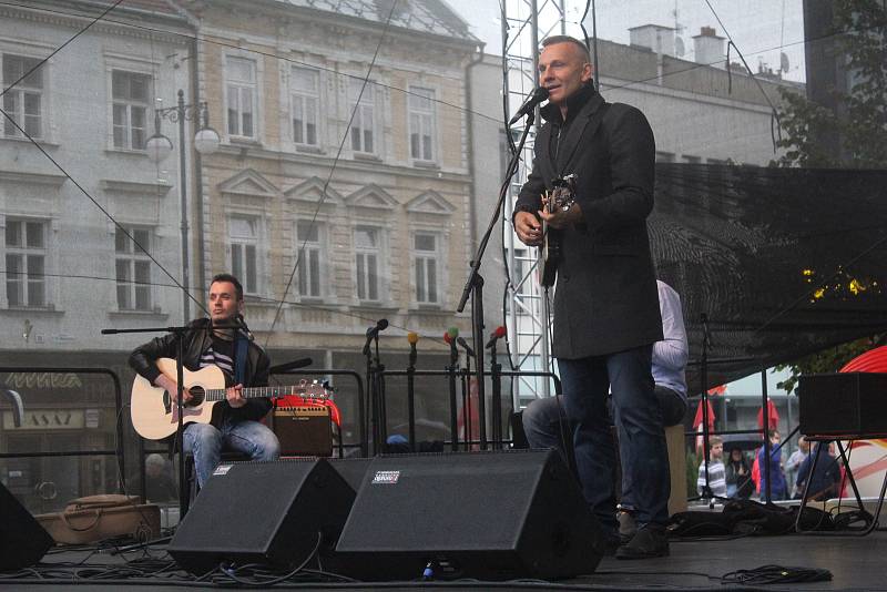 Prostějovské hody poznamenalo počasí. Déšť odradil některé stánkaře i návštěvníky.