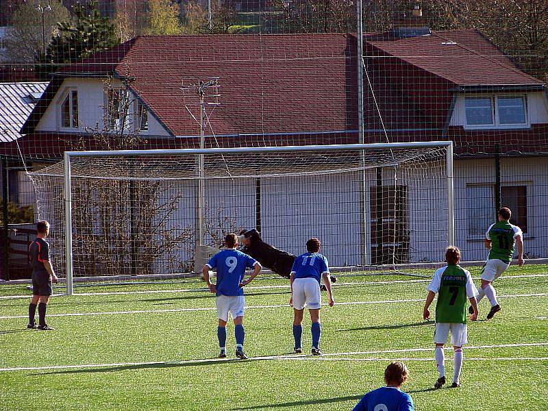 Celkem pět branek, z toho čtyři po standardních situacích nabídl duel do té doby páté Konice se třináctým Rousínovem. 