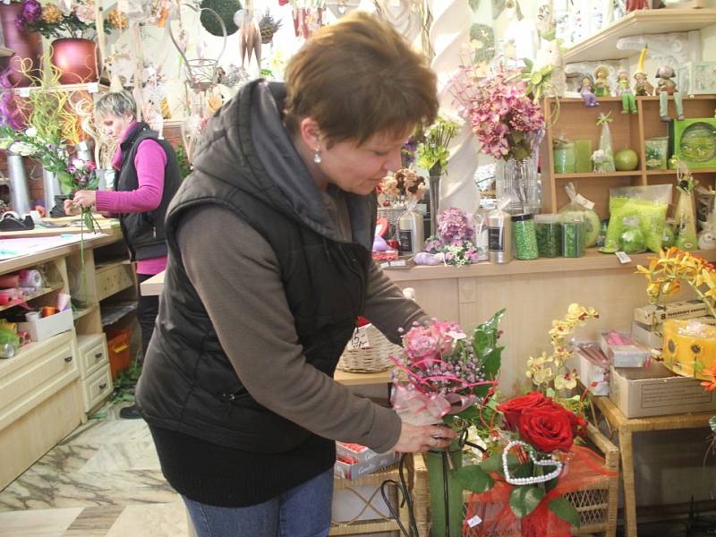 Valentýn zaplavil květinářství i v Prostějově