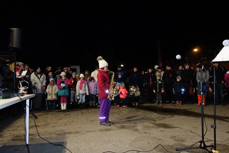 SBOROVÝ ZPĚV. Ve Vrchoslavicích se pělo s požehnáním