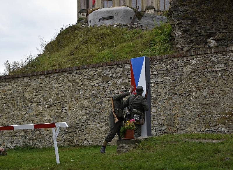 Akce připomínající historii 2. světové války nabídla pestrou přehlídku zbraní, techniky či uniforem několika armád, 18. 9. 2021