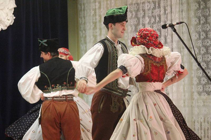 V  Kralicích se sešli v kulturním domě vyznavači folklóru.