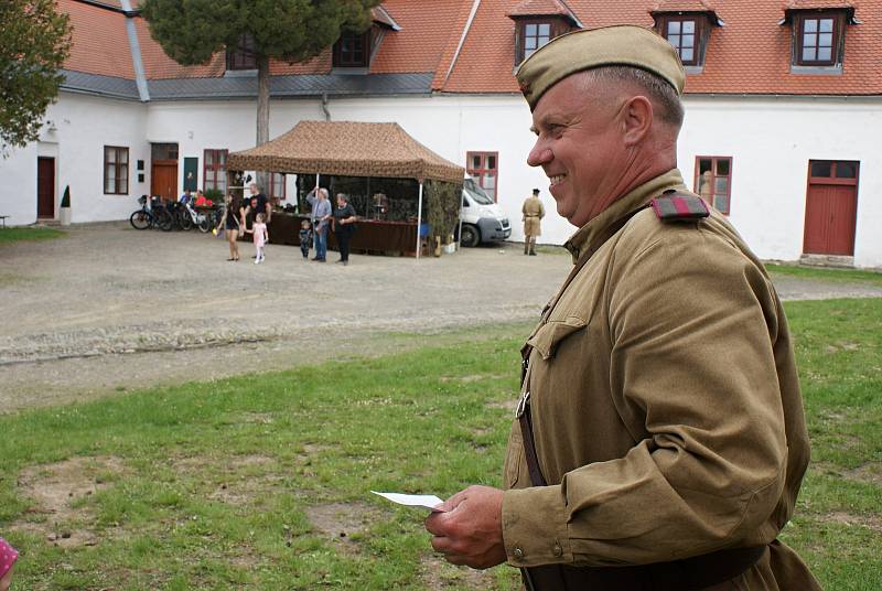 Dětský den s Kluby vojenské historie na plumlovském zámku - 6. 6. 2020