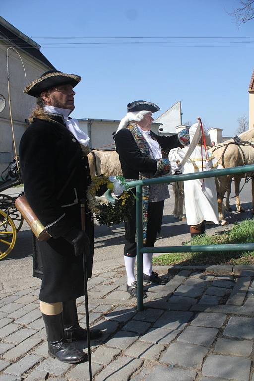 Spanilou jízdou po Prostějovsku a Olomoucku začalo Muzeum historických kočárů novou turistickou sezónu. Nechyběla ani zastávka v Prostějově-Vrahovicích.