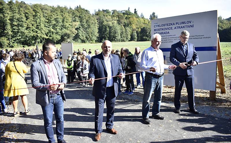 Slavnostní otevření cyklostezky spojující Plumlov s Mostkovicemi podél plumlovské přehrady. 1.10. 2021