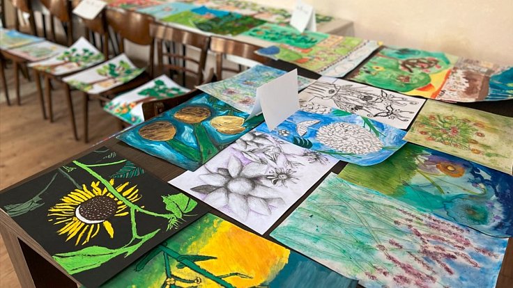 Celkem 17 prostějovských škol vystavovalo v prostějovské Daliborce své výtvarné práce. Třicátý ročník soutěže pro děti pořádají zahrádkáři.