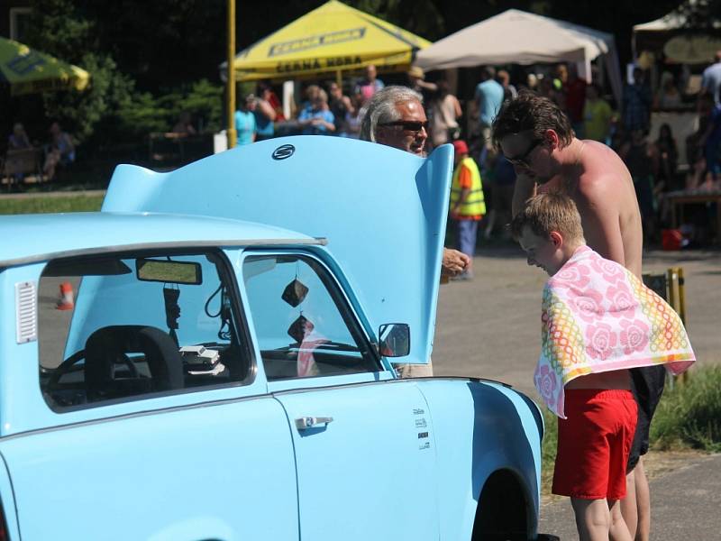 Trabant sraz Morava v plumlovském kempu Žralok