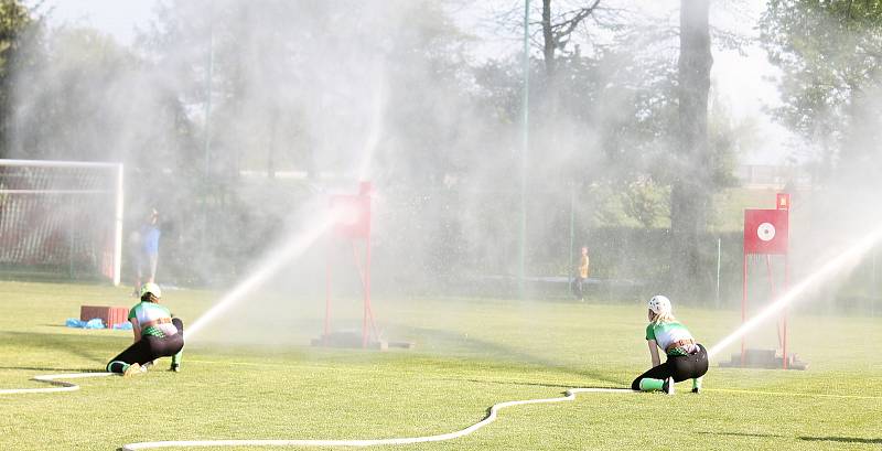 Dobrovolní hasiči z Vrchoslavic uspořádali závody v požárním útoku pro všechny kategorie. 11.5. 2019