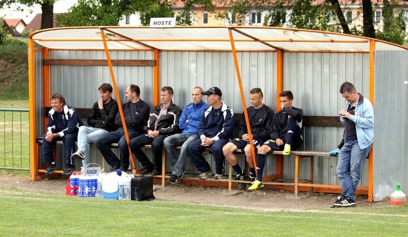 Akce Kopeme za fotbal dorazila také do Čechovic a s ní mužstvo 1. FC Slovácko. Místní borci na prvoligový tým nestačili a po devadesáti minutách padli 0:14, přesto si duel náramně užili.