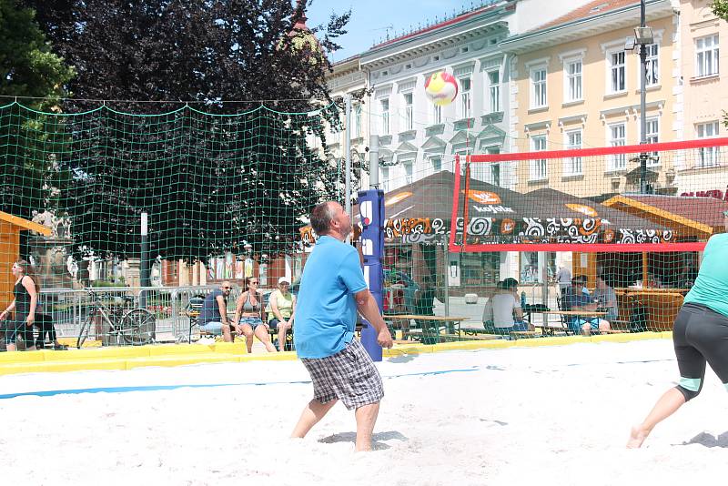 Beach volejbalový turnaj facebookové skupiny Prostějov bez cenzury