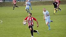 Fotbalisté Prostějova (v bílo-modrém) porazili Žižkov 2:1.