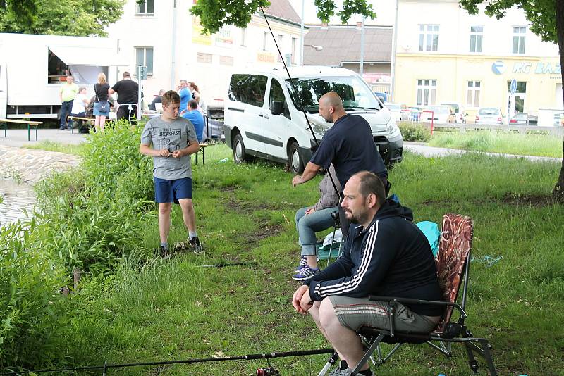 Rybářské závody na Drozdovickém rybníku v Prostějově - 8. 6. 2019, plus vyhlašování výsledků