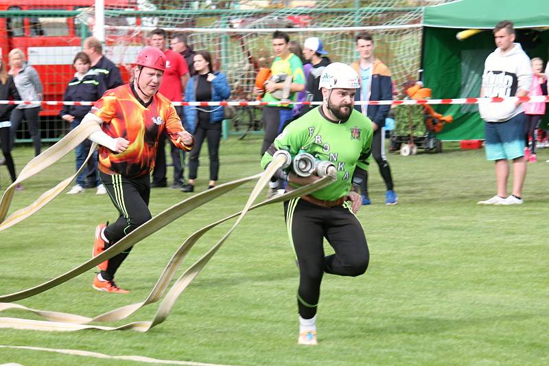 Dobrovolní hasiči z Vrchoslavic uspořádali závody v požárním útoku pro všechny kategorie. 11.5. 2019