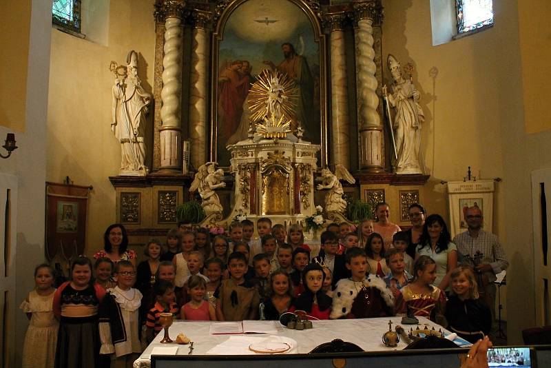 Páteční Noc kostelů se v Olšanech u Prostějova těšila obrovskému zájmu veřejnosti.