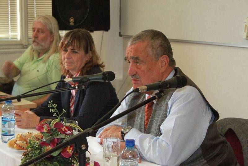 Karel Schwarzenberg diskutoval v Prostějově se studenty