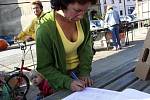 Podpis petice za zachování prostějovské tržnice na stávajícím místě