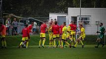 Fotbalisté Prostějova (v bílo-modrém) porazili Varnsdorf 3:2.