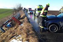 Mezi Držovicemi a Olšany u Prostějova došlo ke srážce malotraktoru s osobním autem.