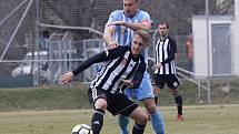 Fotbalisté Prostějova (ve světlém) prohráli s Českými Budějovicemi 0:1.