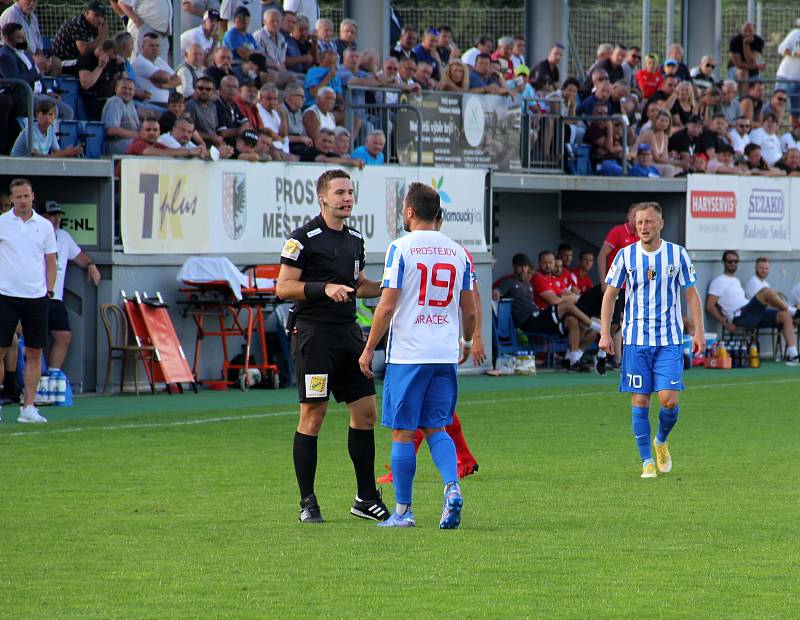 Prostějov ve druhé lize překvapivě porazil Brno 2:0. Rozhodčí Dorušák, Petr Jiráček.