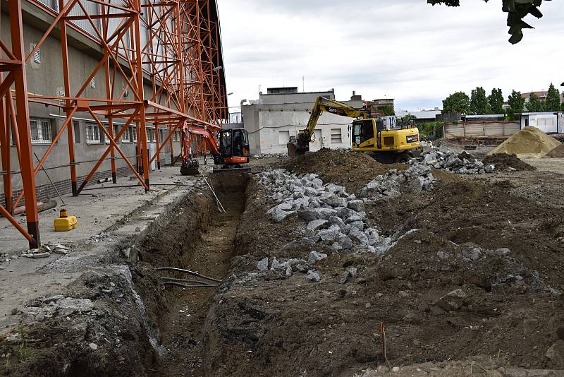 Výstavba hokejových šaten za zimním stadionem v Prostějově. 22.6. 2020