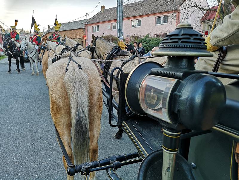 Do Slatinek dorazil historický kočár Václava Obra