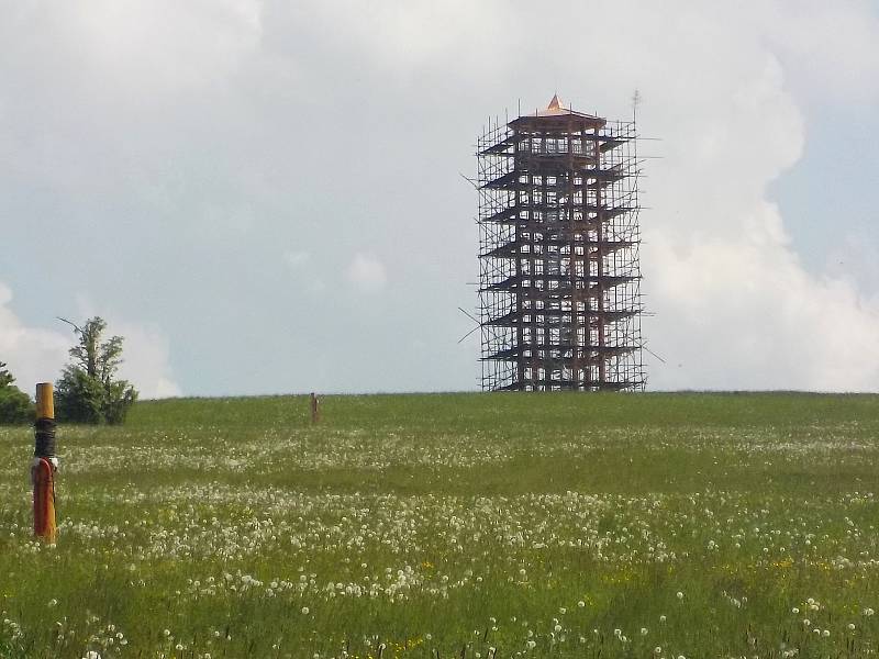 Stavba rozhledny Kopaninka v Repechách - 12. května 2018