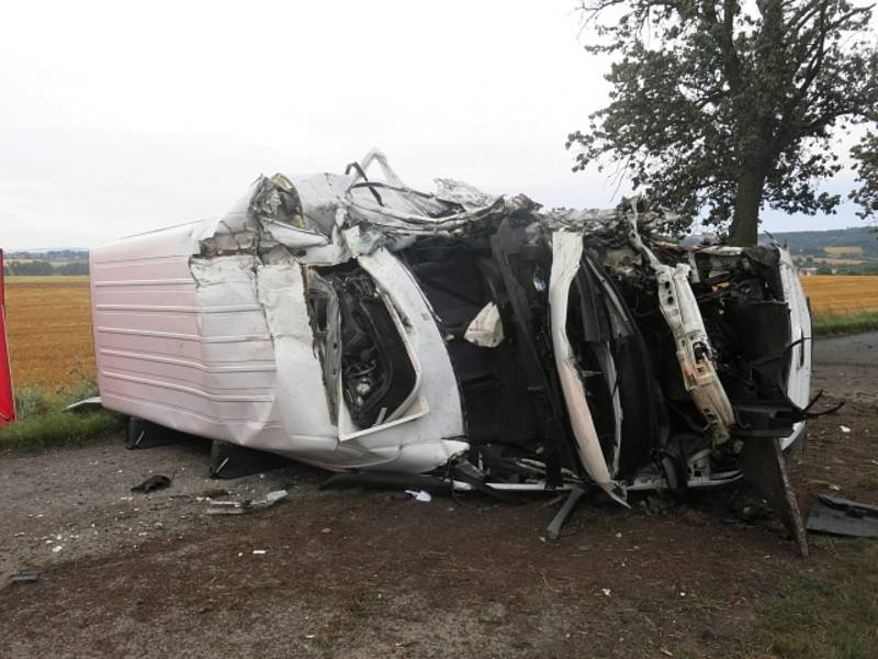 Tragická nehoda mladého řidiče dodávky u Seloutek, 4.8. 2021