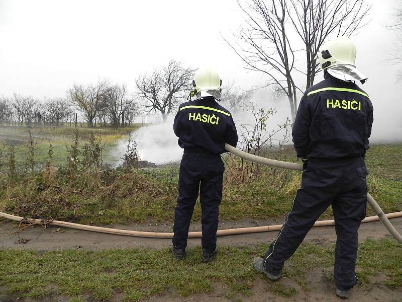 V Hrochově hořela průmyslová budova. Naštěstí šlo ale jen o taktické cvičení.