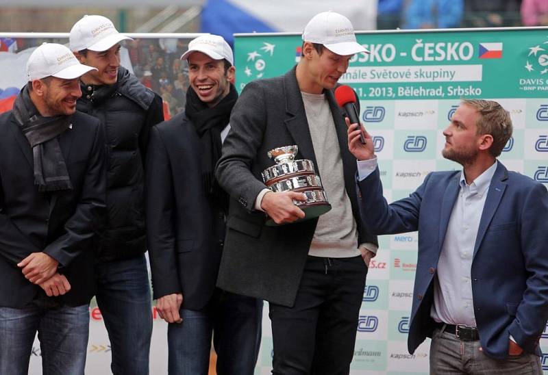 Zleva: Jan Hájek, Lukáš Rosol,  Radek Štěpánek a Tomáš Berdych na centrkurtu v Prostějově