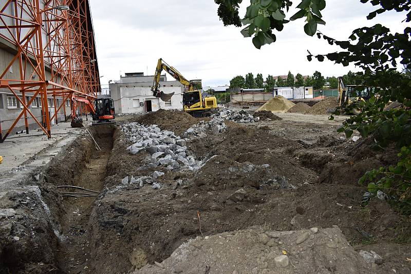 Výstavba hokejových šaten za zimním stadionem v Prostějově. 22.6. 2020